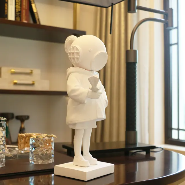 【未開封】 BANKSY DEEP SEA DIVER WHITE Ver. Banksy | Deep Sea Diver | MutualArt