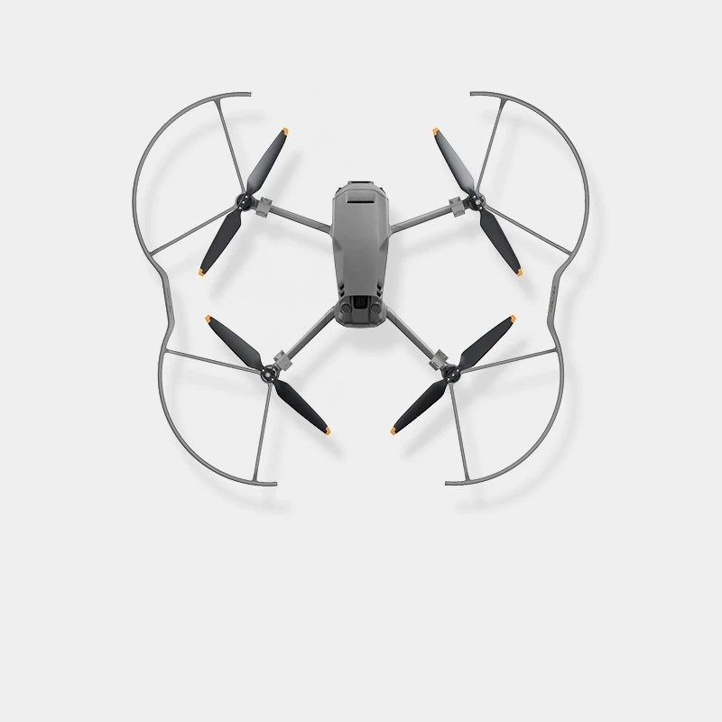 Anneau de protection d'hélice pour DJI Mavic 3, Classic et Cine, installé sur un drone en vol, offrant une sécurité supplémentaire.