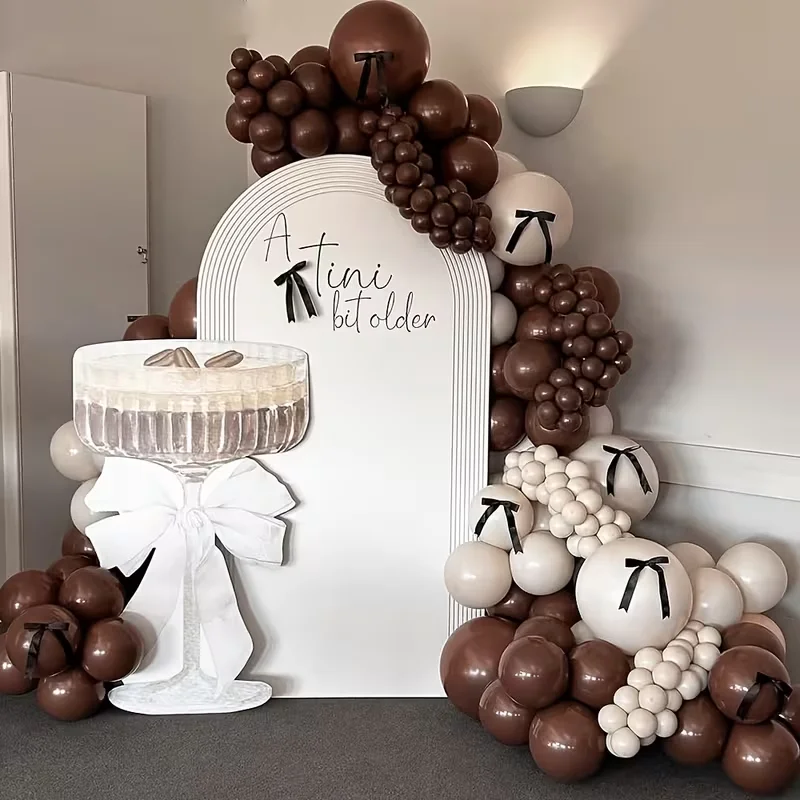 135-teiliges Braun-Sand-Weiß Ballongirlanden-Set 5/10/18 Zoll Dunkelbraune Latex-Ballons Bogen-Kit für Geburtstag Hochzeit Party Babyparty Dekoration