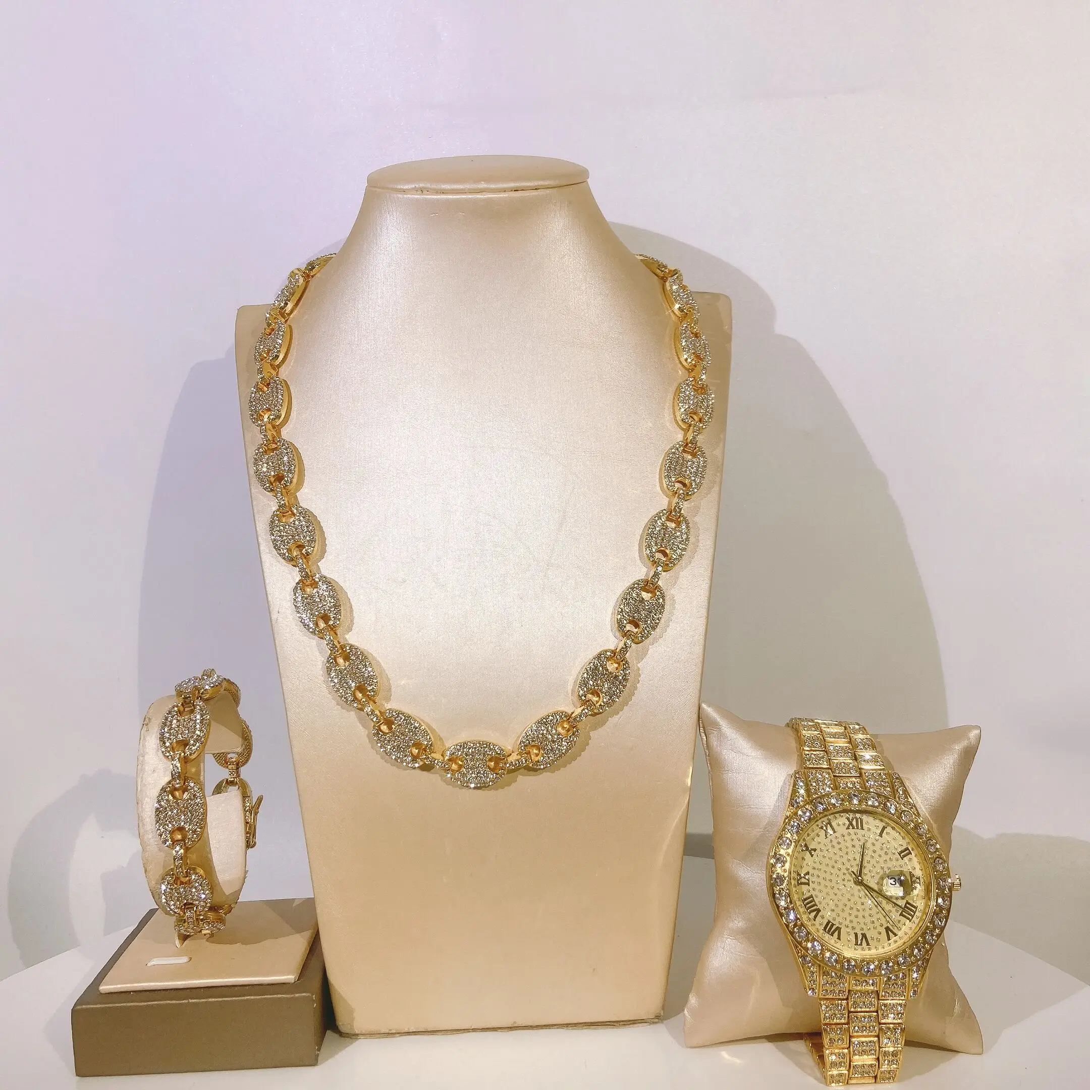 

Dubai Jewelry Set Necklace Hollow Pendant Suitable For Banquet Wedding Gifts