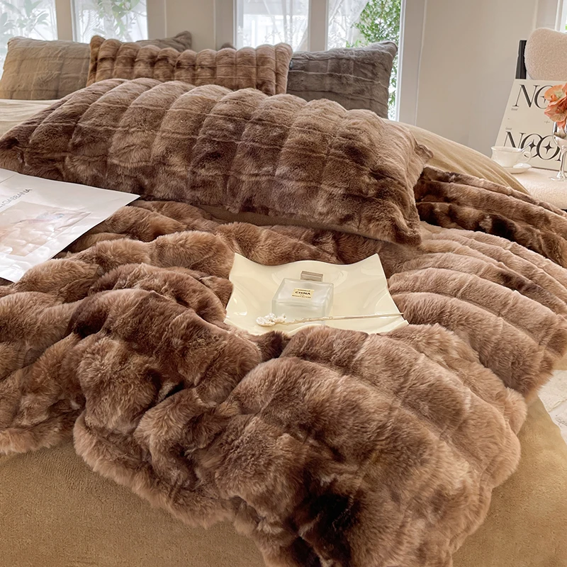 

Faux Rabbit Fur Autumn Winter Warm Bedding Set Plush Skin Friendly Breathable Warmth Duvet Cover Set Queen Cozy Quilt Cover Sets
