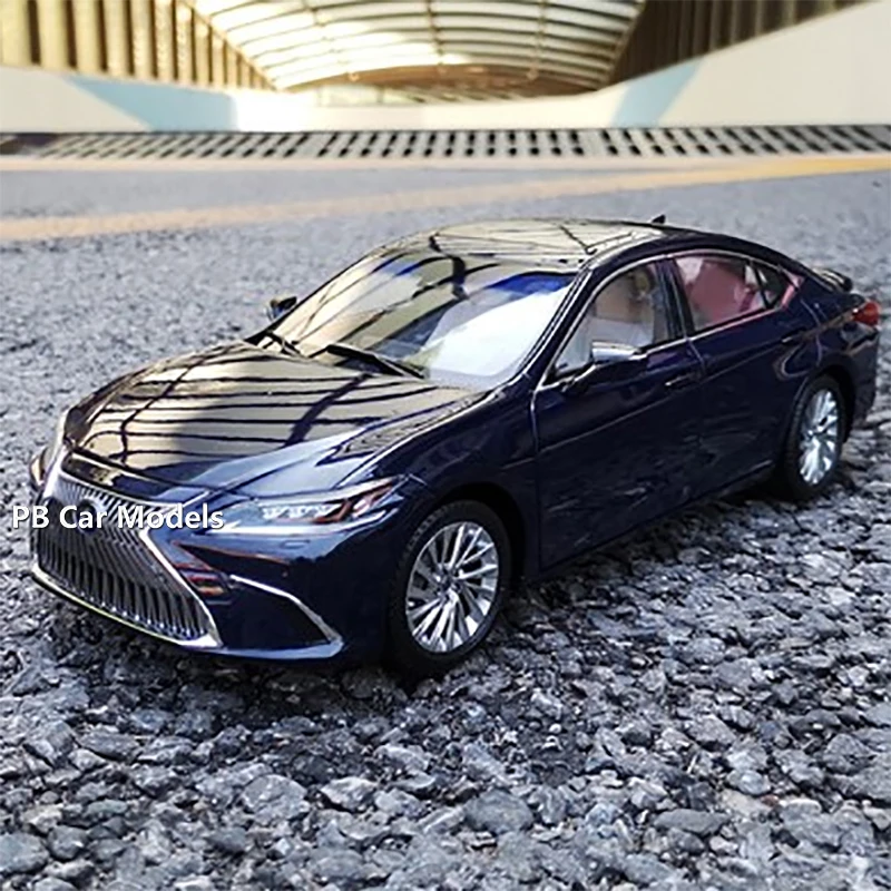 

Original 1/18 ES300H 2019 Alloy Car Model Collection Gift +SMALL GIFT
