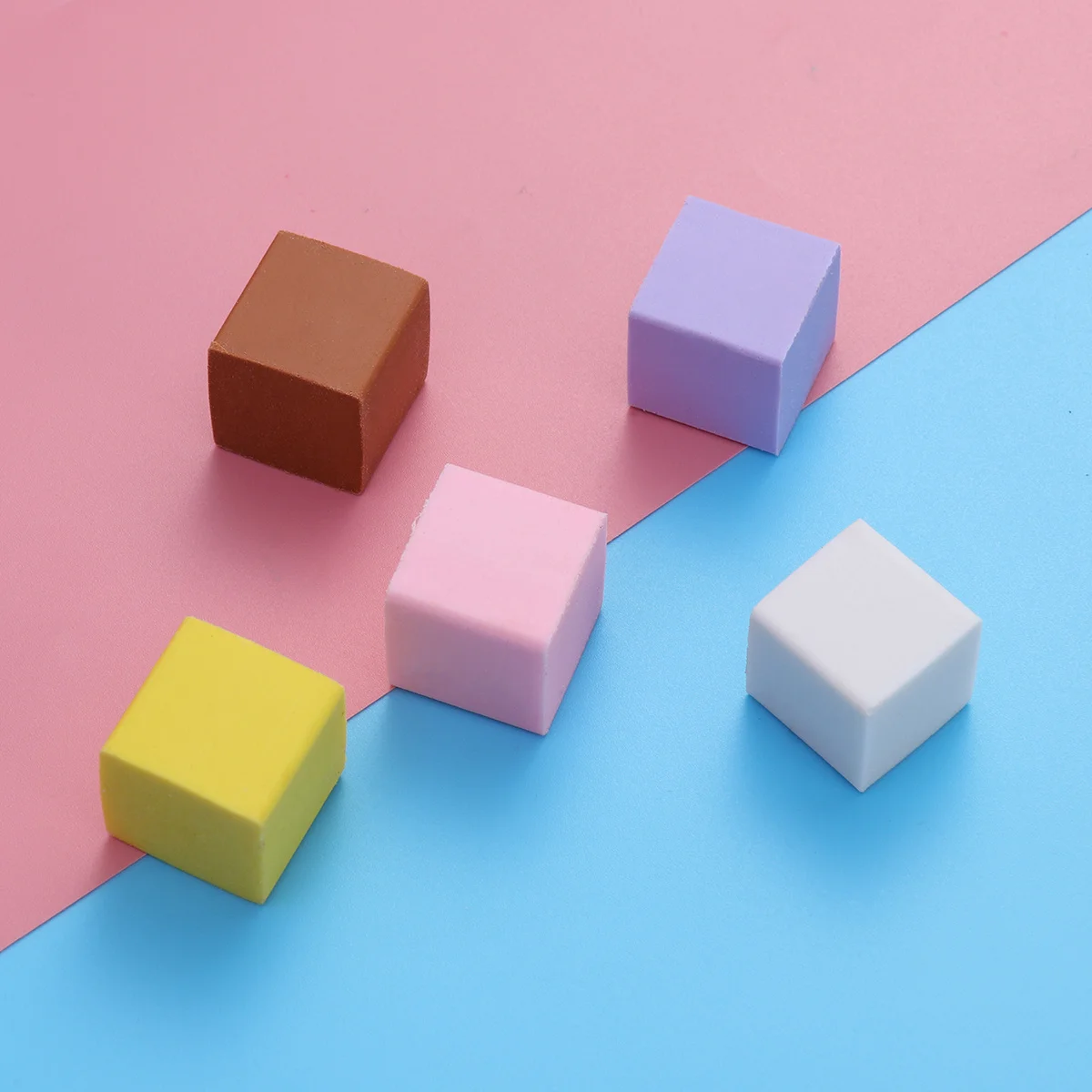 5Pcs 우유 향기로운 지우개 다양한 색상 학생들을위한 재미있는 학습 용품 어린이 향기로운 지우개 문구