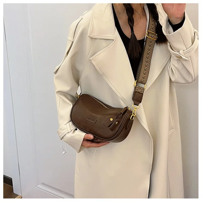 Cross-border Large-capacity Bag Female 2024 New Wave Simple Shoulder Bag Retro Fashion Korean Version of Underarm Bag Tide