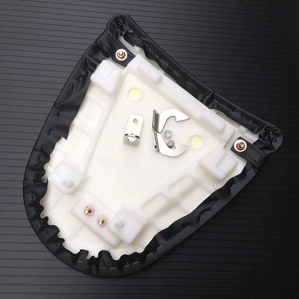 Motorcycle Rear Passenger Seat For KAWASAKI Z750 2004 - 2006 Z1000