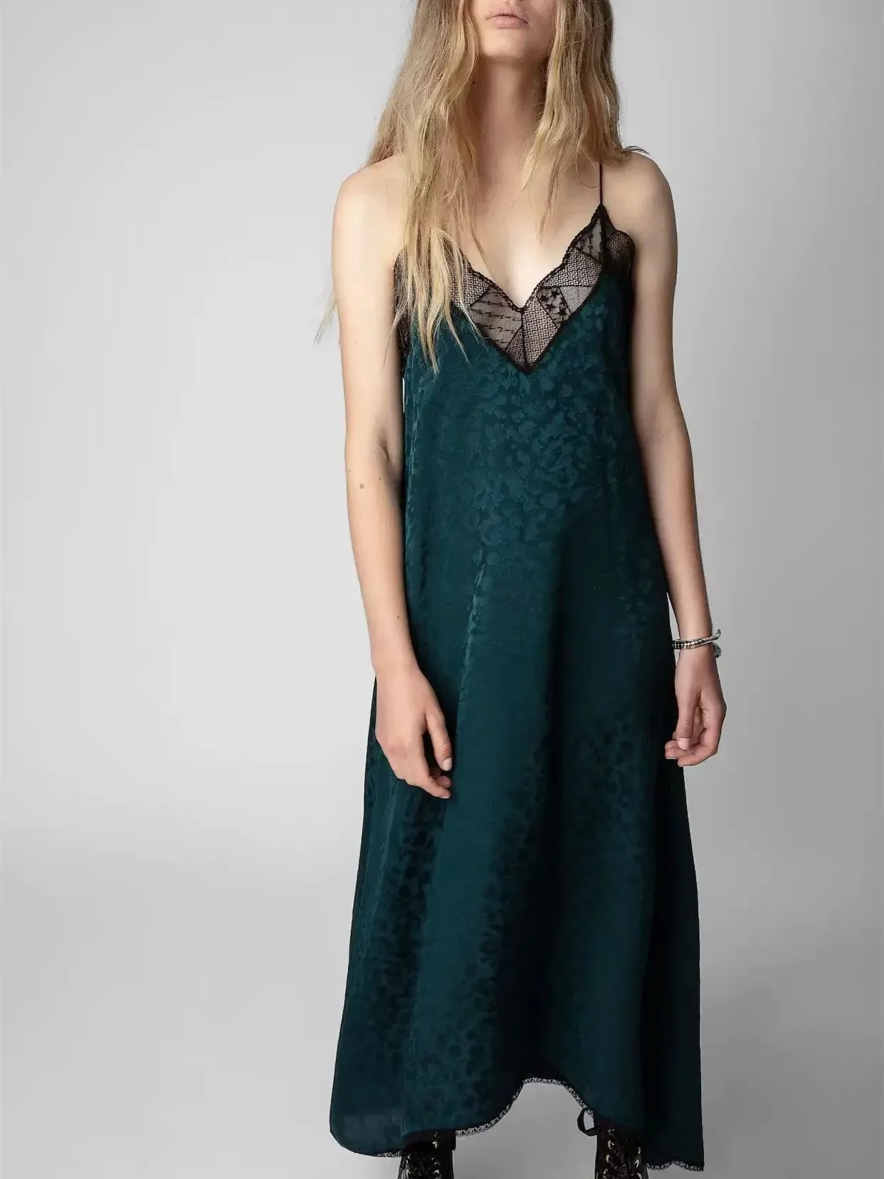 

Women's Sling Midi Dress 2024 New Summer Silk Print Lace Stitching Irregular V-Neck Retro Sleeveless Long Robe