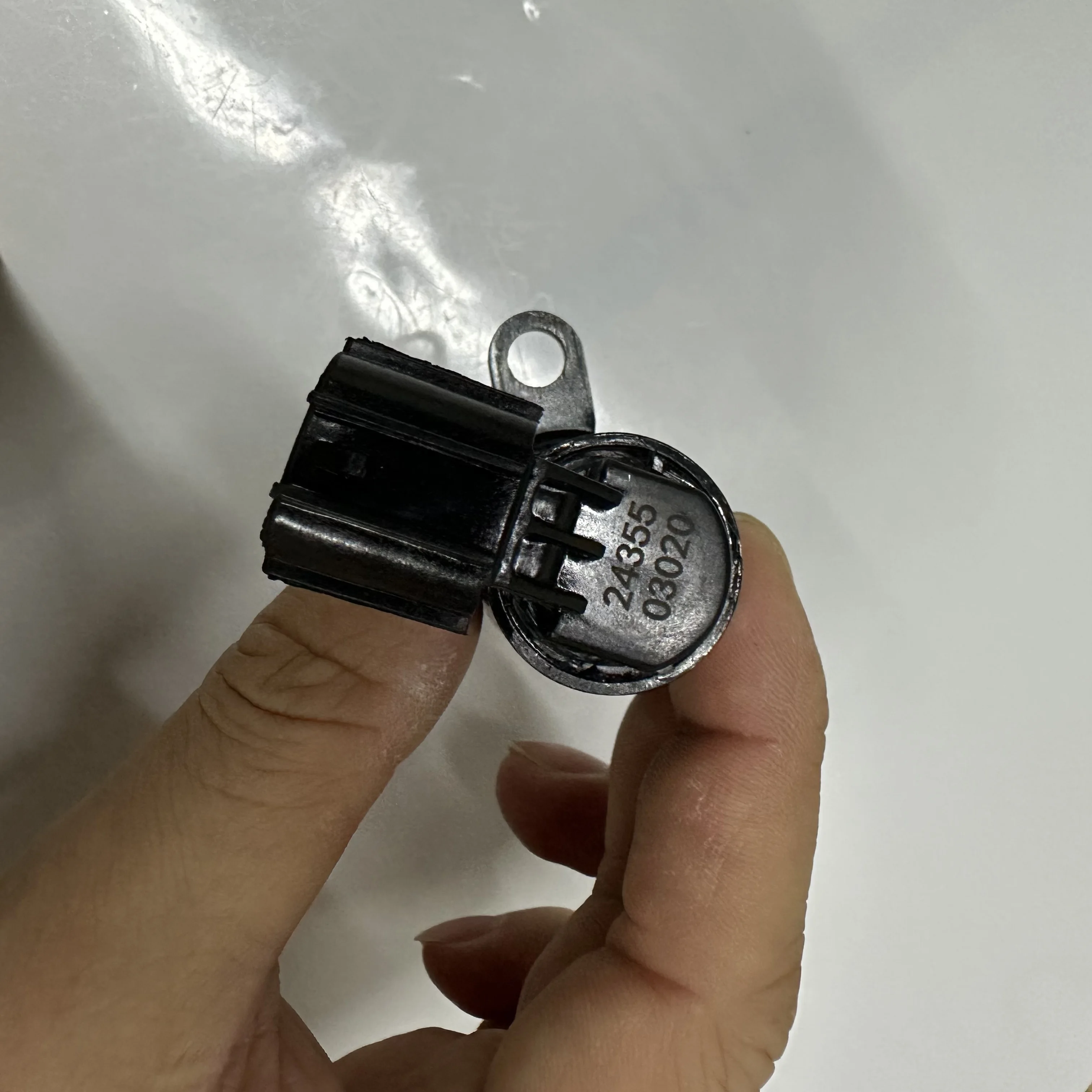 OIL FLOW CONTROL VALVE-EXH 24375-03010 For Hyundai i10 2437503010 24375 03010