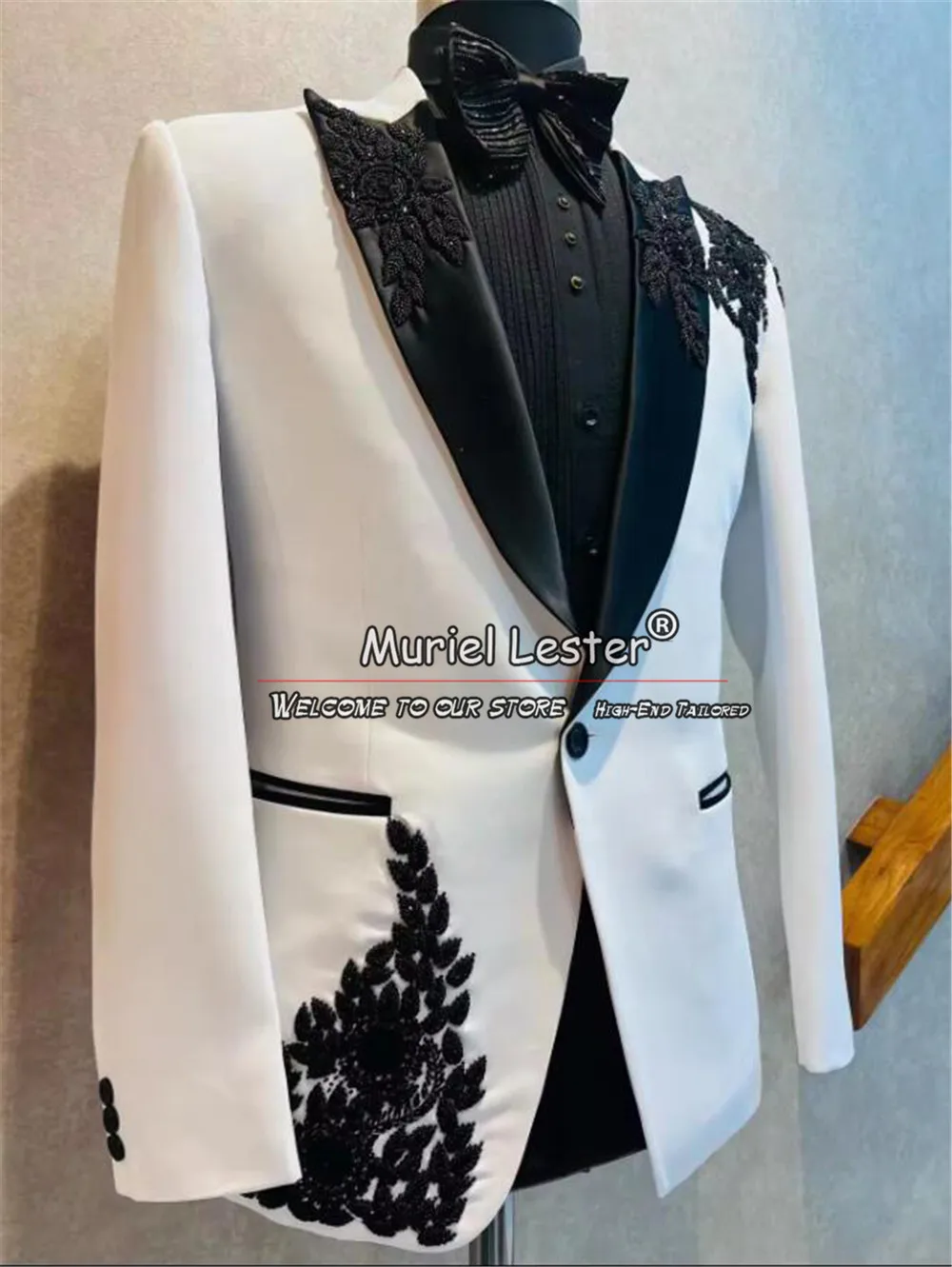 Italian Design White Suits With Black Lapel Crystals Beaded Blazer Pants 2 Pieces Groom Wedding Tuxedo Business Dress Customized