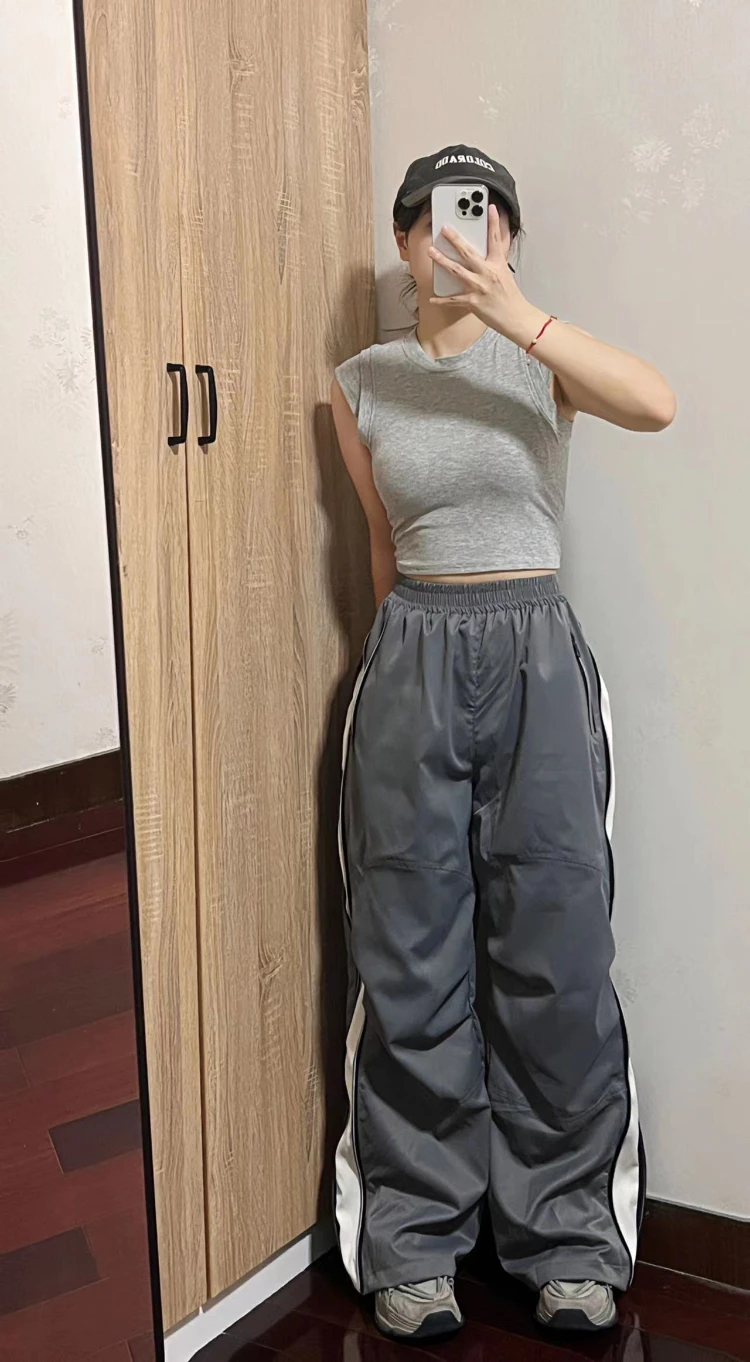 Buy h:ours Pamela Oversized Cargo Pants online