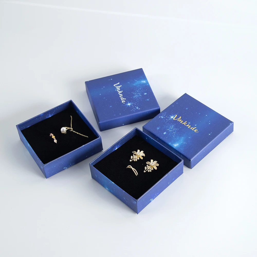 

50 шт. оптом 7x7x3 см фотобокс Пользовательский логотип Роскошные Звездное небо крафт подарочные коробки Серьги Кольца Ювелирная упаковка коробка для хранения