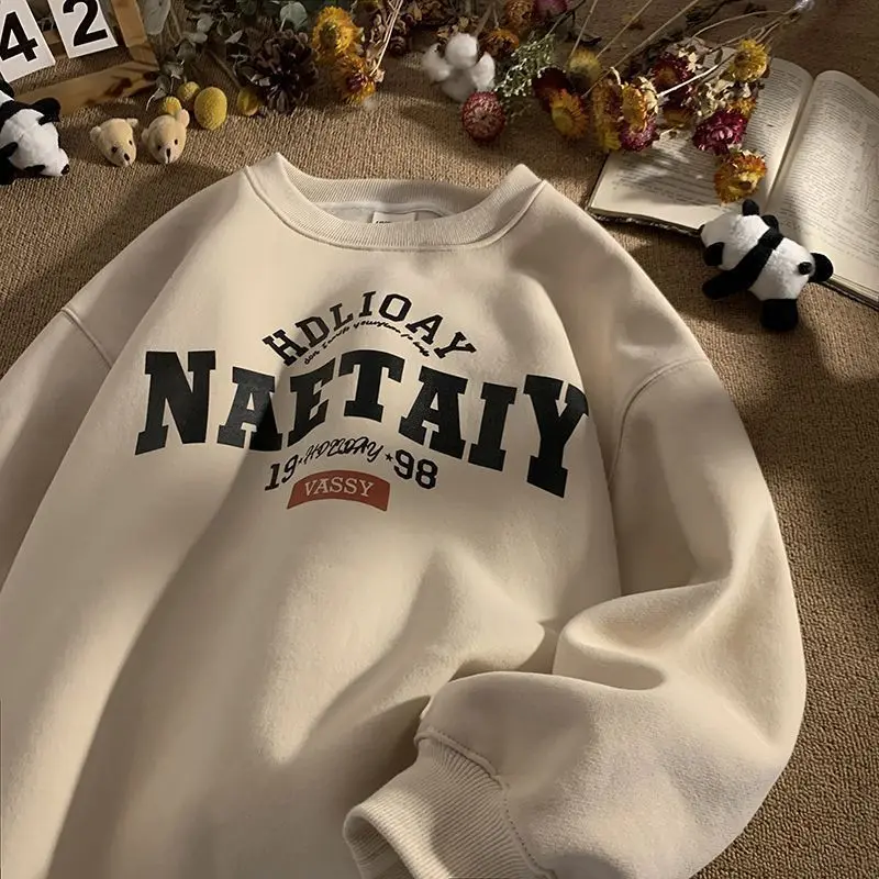 

American round neck trendy sweater for male and female students in spring and autumn simple port style loose and versatile top