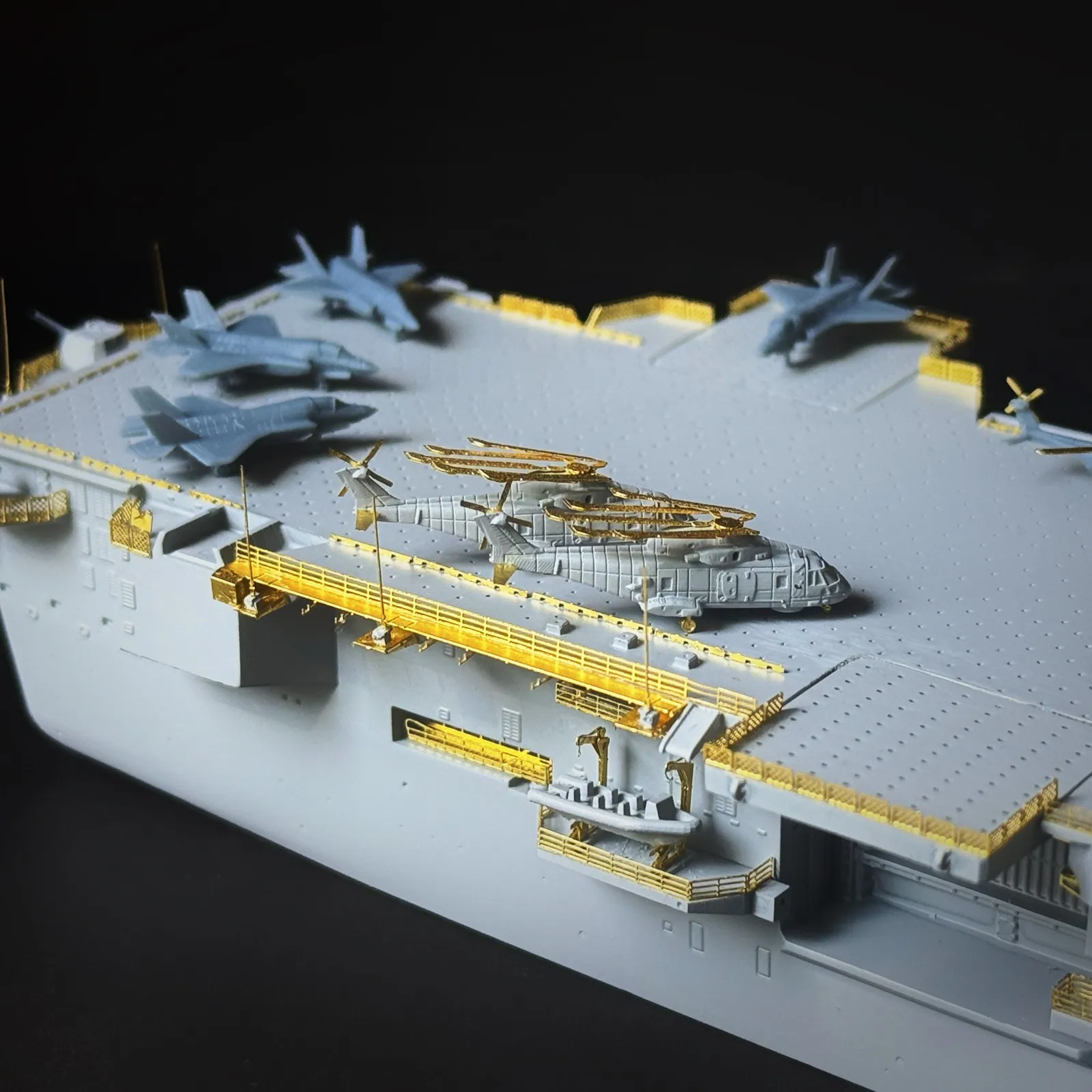 EV MODEL 레진 키트 1/700 이탈리아 해군 항공모함(LHD)트리에스테 L9890