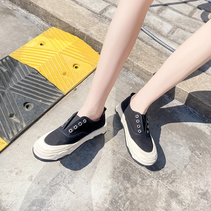 2022 Autumn New Slip-On Lovers Canvas Shoes Women's All-Match Trend White Shoes Summer Student Flat Bottom Casuals Male Sneakers