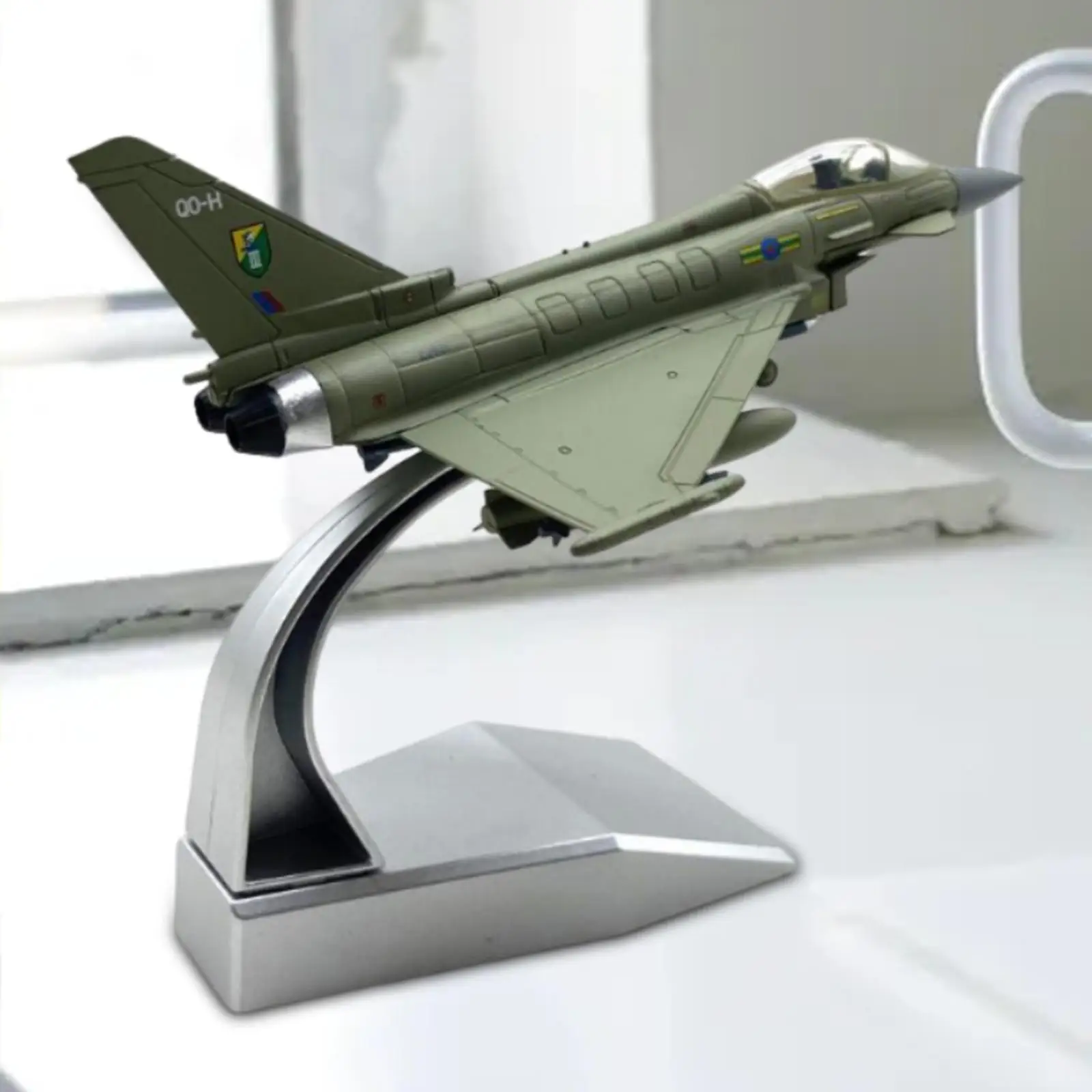 

1: 100 сплав, Европа, модель Typhoon, реалистичное украшение