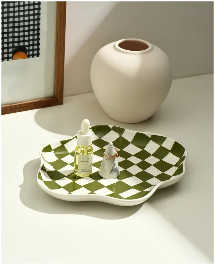Description Picture 6 of itemNordic Ceramic Tray Creative Black White Checkerboard Jewelry Storage Trays Decorative Dessert Dishes Plate Home Decoration