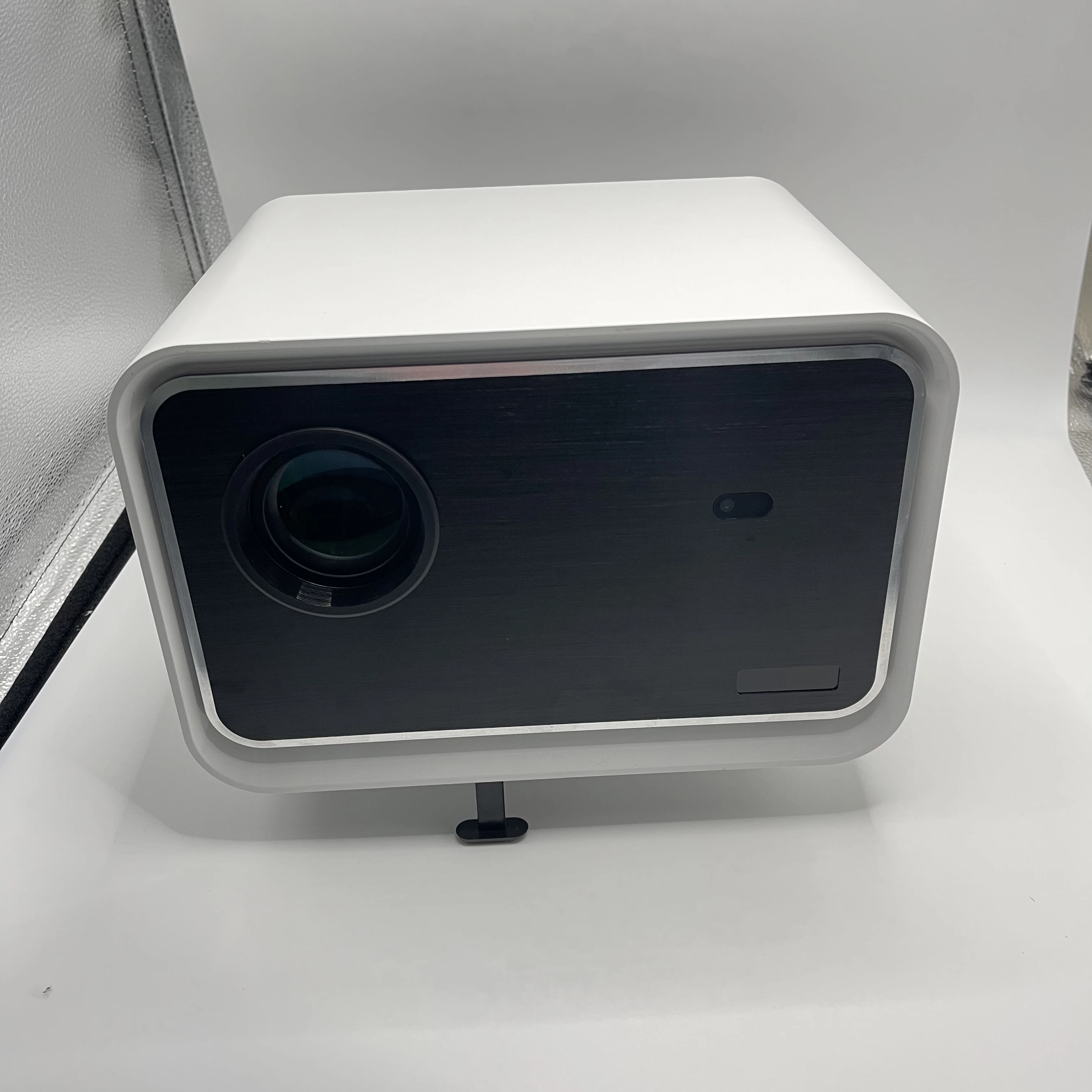 네이티브 3840*2160 해상도, 실제 4K LCD LED 프로젝터, 안드로이드 9.0