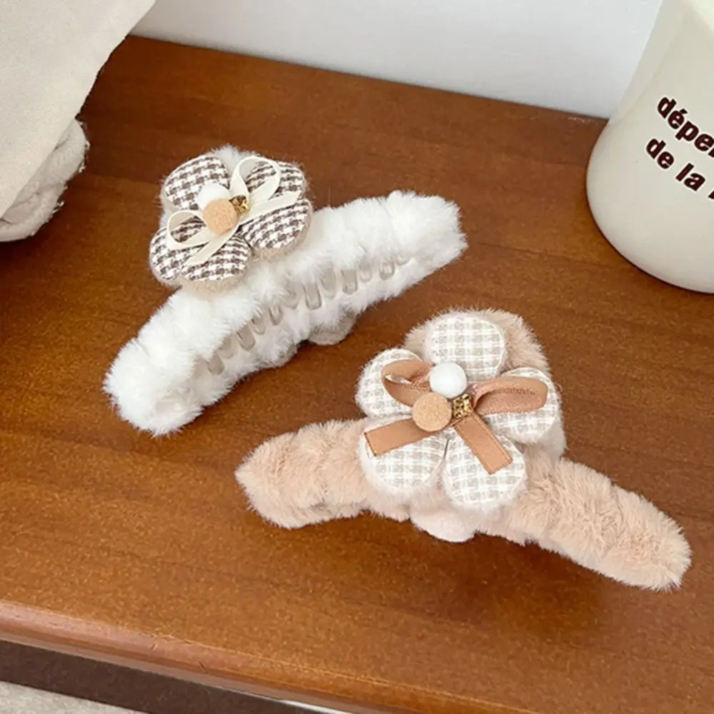 

Korean Sweet Bowtie Flower Plush Hair Claw For Women Large Hair Clip Headwear Fashion Temperament Shark Clip Hair Accessories