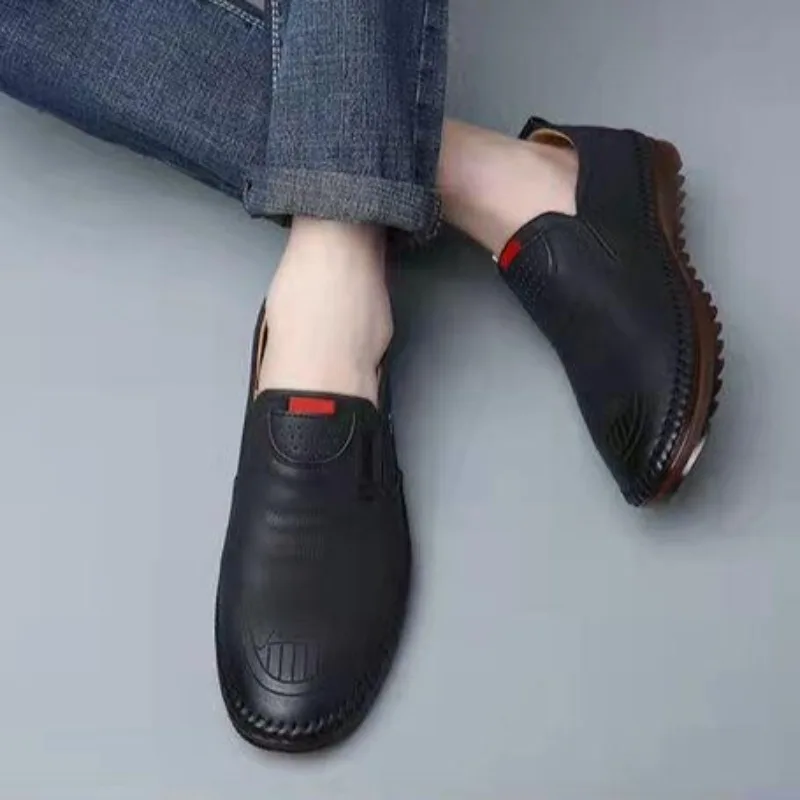 Fashion Men Loafers Lightweight Leather Driving Shoes Brand Anti-Slip Comfortable Flat Shoes Designer Breathable Shoes