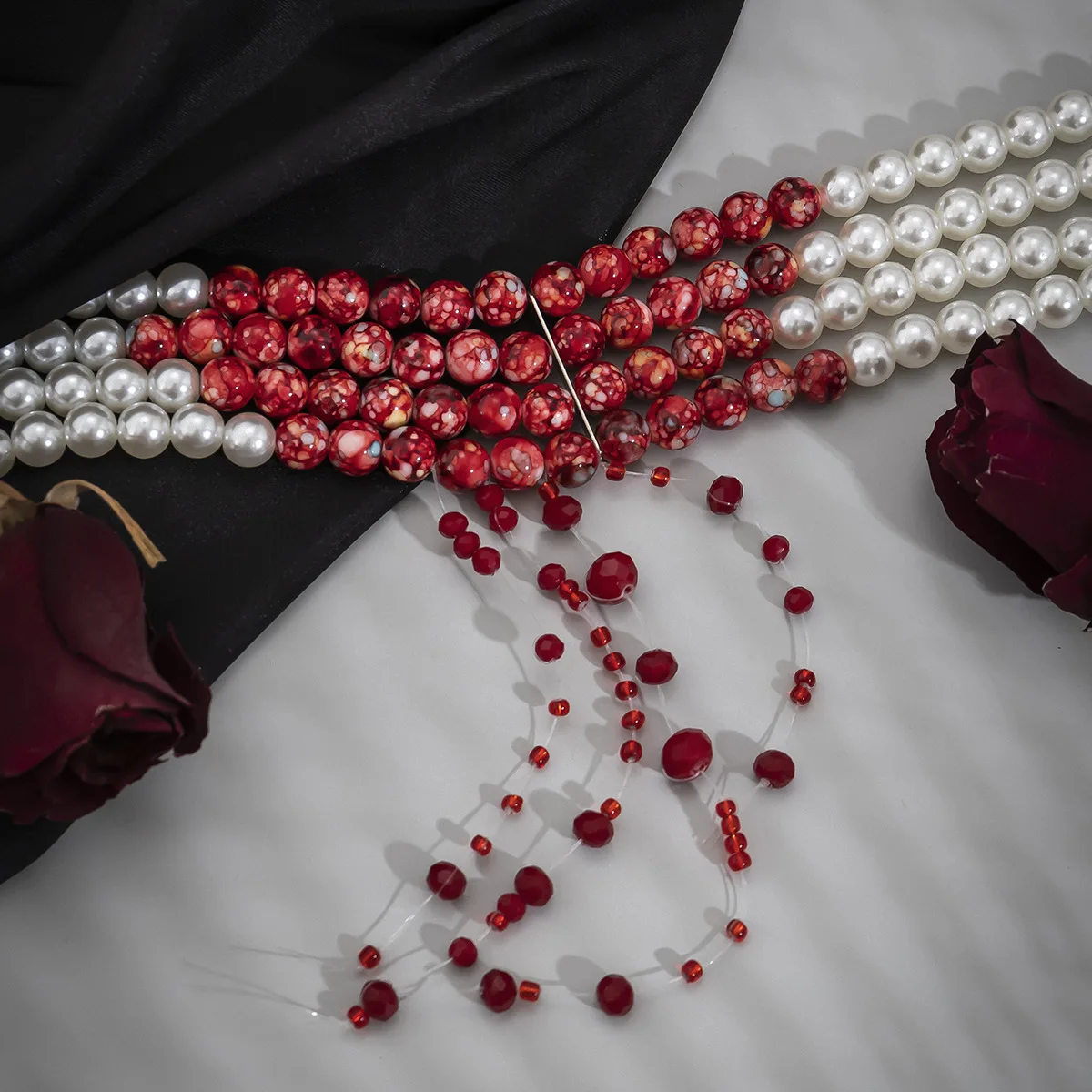Collier Vintage MICRIS – Fausses Perles Et Strass Rouges – Longueur 42 Cm