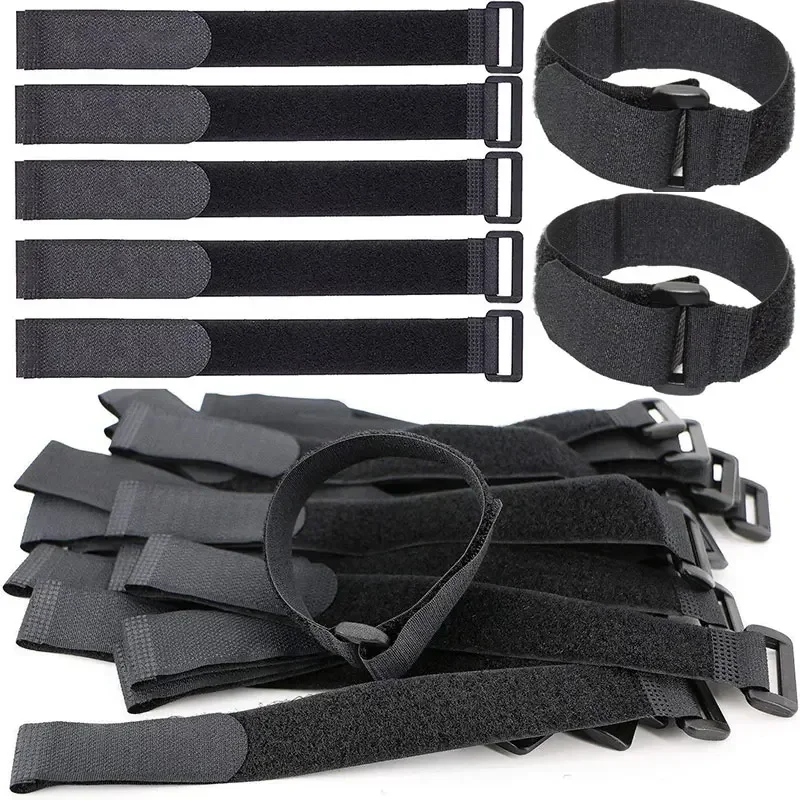 Gros plan sur une sangle Velcro 2cm pour modélisme, avec texture accroche visible.