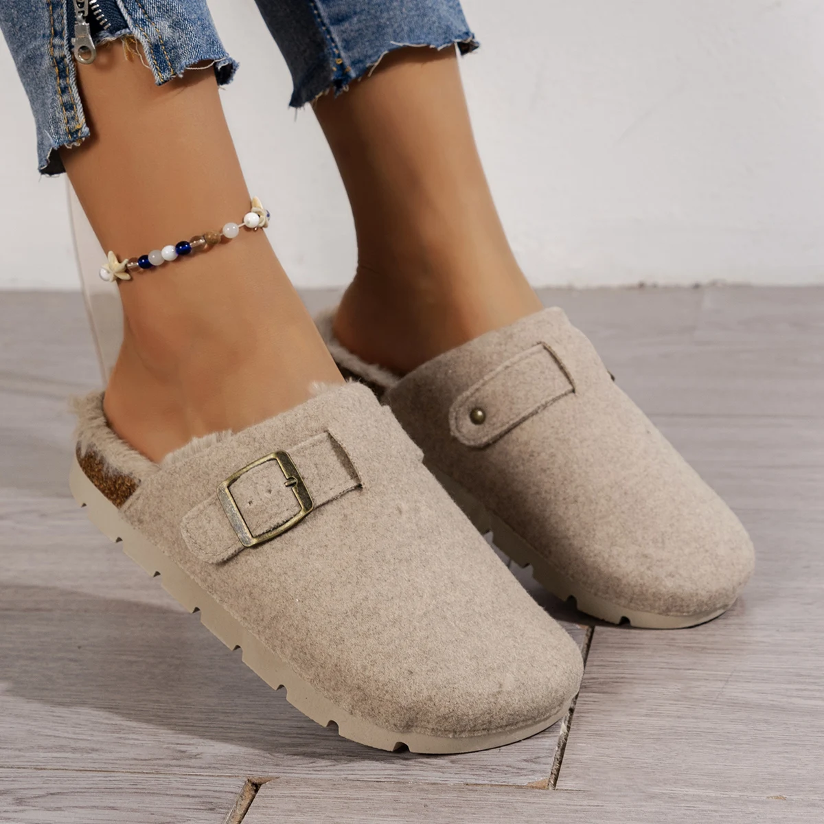 Women's Winter Casual Soft Comfortable Warm Anti-Slip Slip-On Plush Slippers Covered Toe Home Slippers