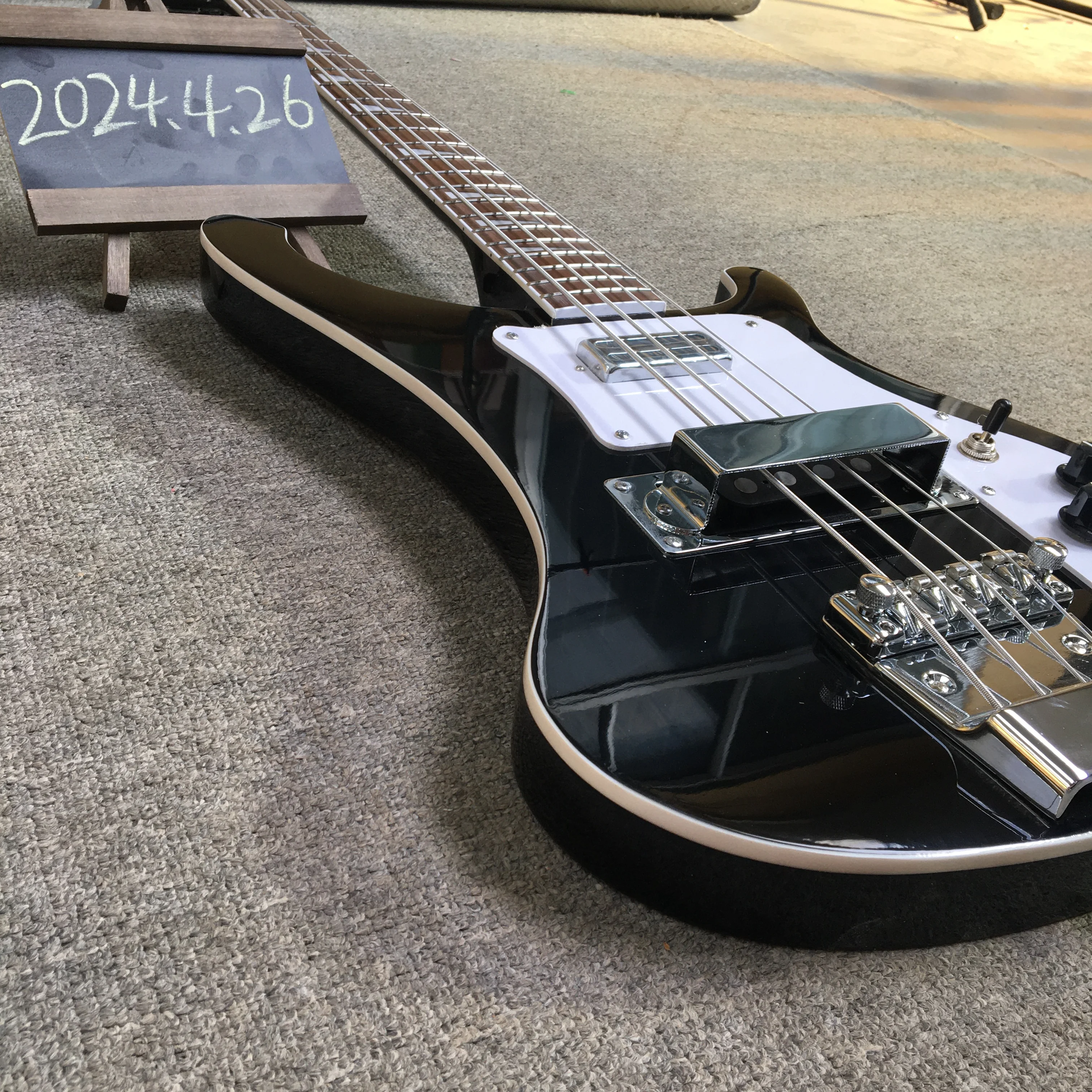 Black 4strings Electric Bass HH Chrome Hardware White Pickguard