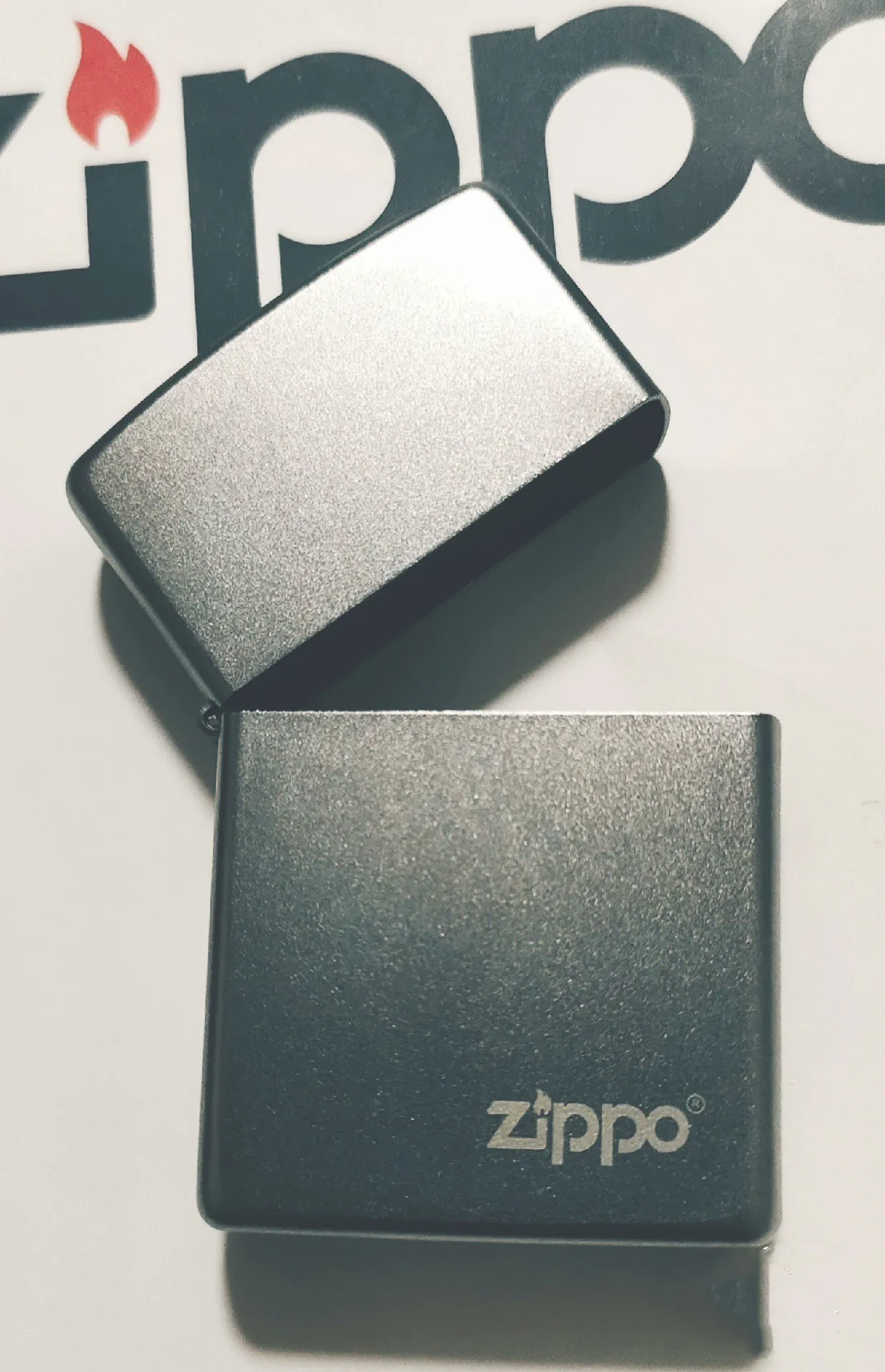 Tappetino In Argento Ghiaccio Nero Accendino Zippo Con Collezione Logo Zippo In Scatola
