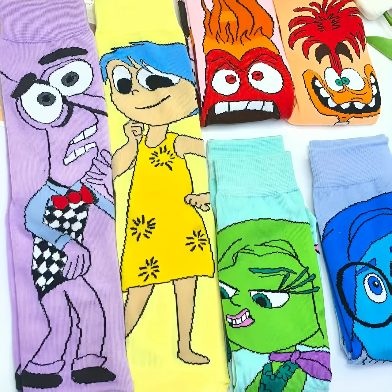 6 أزواج من جوارب الرسوم المتحركة الرائعة والرواية الخاصة بنمط الفريق للرجال جوارب متوسطة الأنبوبة جوارب أنيمي للزوجين مخصصة ولطيفة