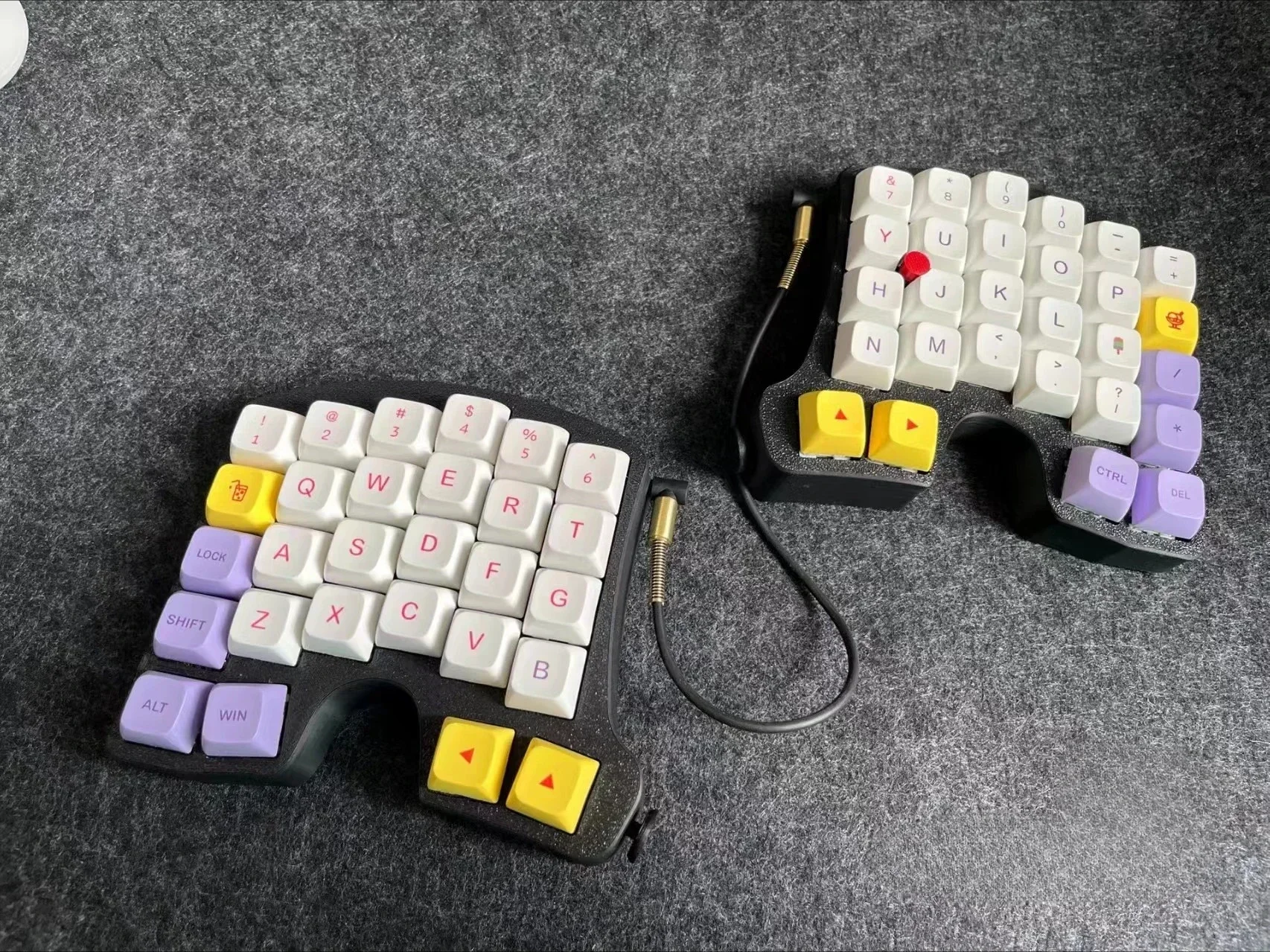 トラックポイント付き 自作キーボードキット カスタマイズ可 ブラック ケース付き カスタムキーボードThinkPadの作り方｜saoto28