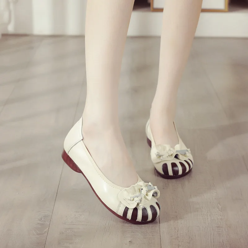 

Spring And Summer New Casual Women's Shoes Ethnic Style Soft Sole Flats Mother's Shoes