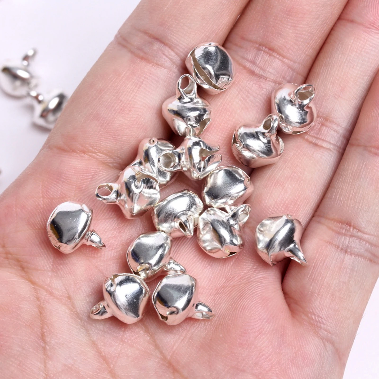8mm-12mm 10-40Pcs Weihnachten Jingle Bells Eisen Glocken Handwerk DIY Armband Halskette Anhänger Geschenk DIY Schmuck Zubehör – Detail 1