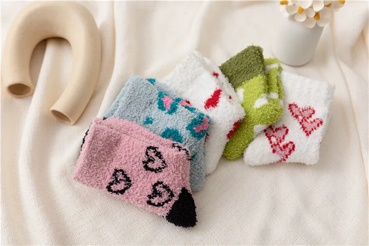 Frauen Socken Süßigkeiten Warmen Dame Herz Nette Winter Kawaii Dicken Korallen fleece Warm Fuzzy Flauschigen Frottee Kurz Nette Baumwolle Socken weibliche – Detail 30