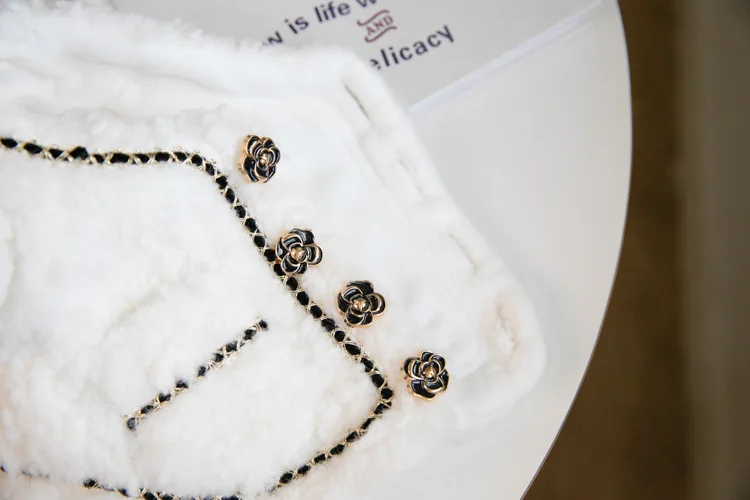 Veste Fourrure Chanel pour Chiens à 4 Boutons