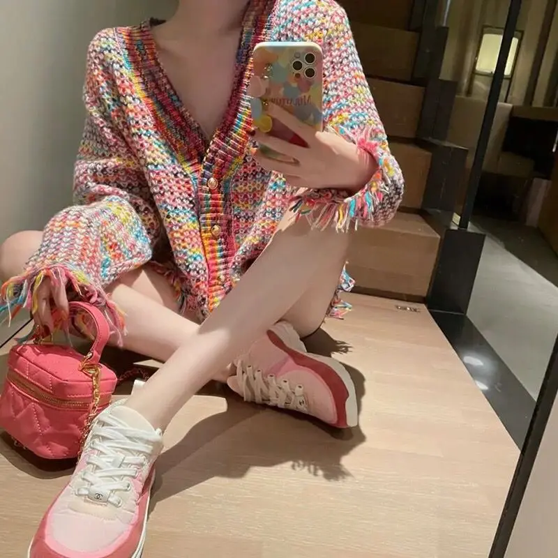 New Autumn Rainbow Color knitted Sweater Women Fashion V-Neck Tassel Decoration Cardigan Lady Retro Single-Breasted Casual Tops 2