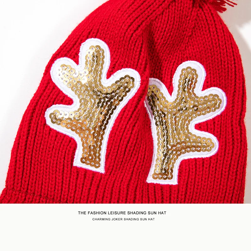 Рисунок 4 - Детская вязаная шапка с помпоном