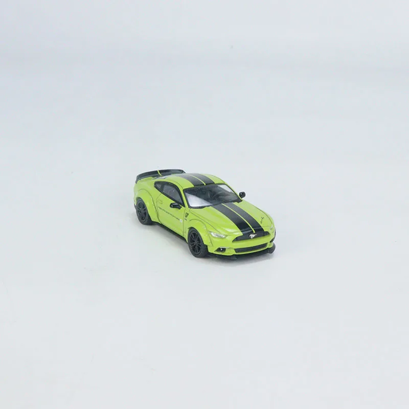 

Модель автомобиля из сплава MINI GT в масштабе 1:64 для Ford Mustang LBWK