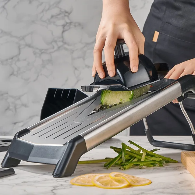 V-Shape Multifunctional Slicer & Chopper 2