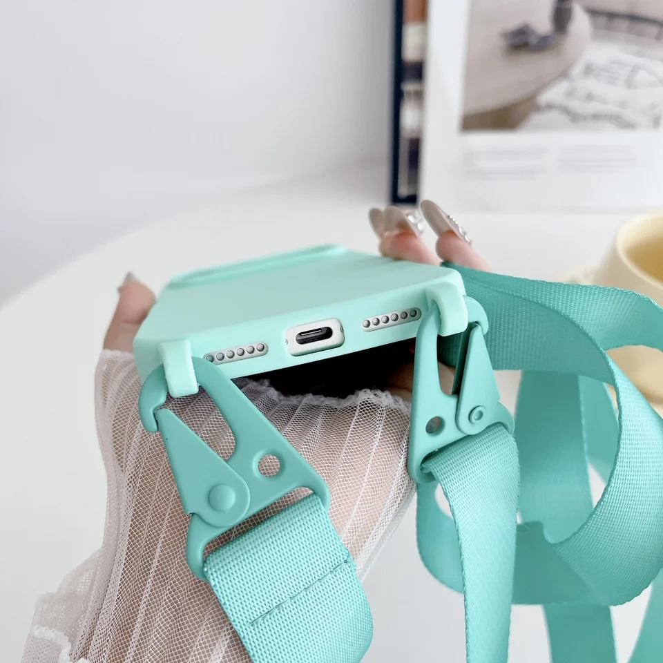 iPhoneアクセサリー iPhone17 Silicone Case + Crossbody Strap iPhoneアクセサリー iPhone17 Silicone Case + Crossbody Strap