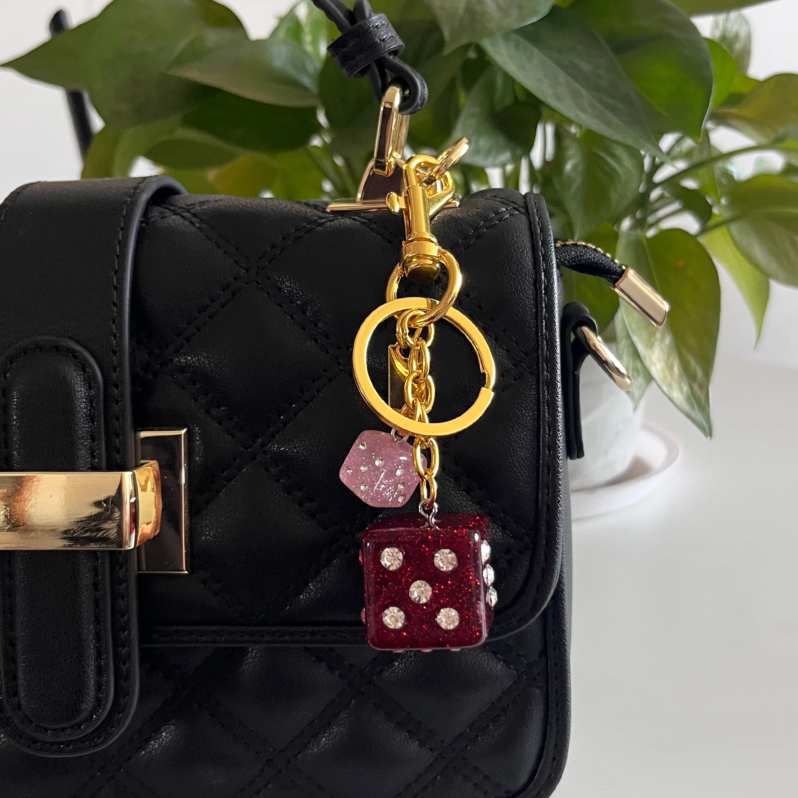 Y2K Rosa Würfel Schlüsselanhänger Taschenanhänger Spaß Harz Schlüsselanhänger Unisex Polygonale Tasche Dekoration Schlüsselanhänger Party Zubehör Muttertagsgeschenk – Detail 1