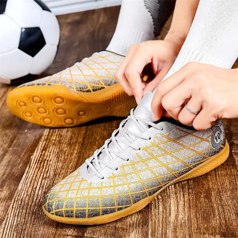 Professional Indoor Couple Football Sneakers Lightweight Non-slip Men's Soccer Training Shoes Low Cut Soccer Turf Shoes Men
