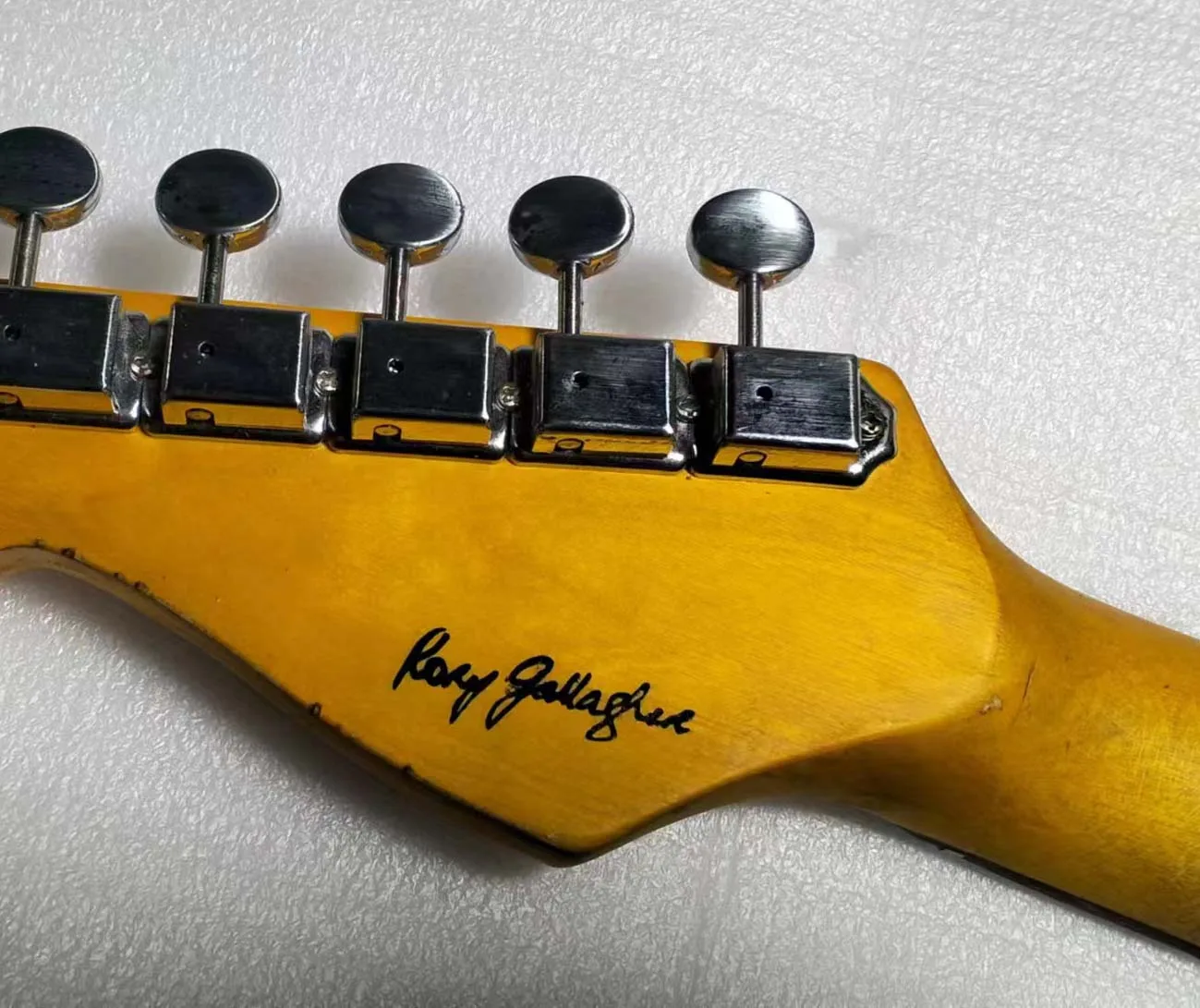 SHOP Classic Relic Style Rory Gallagher Tribute Relic Stratocast Electric Guitar Solid Alder body ping