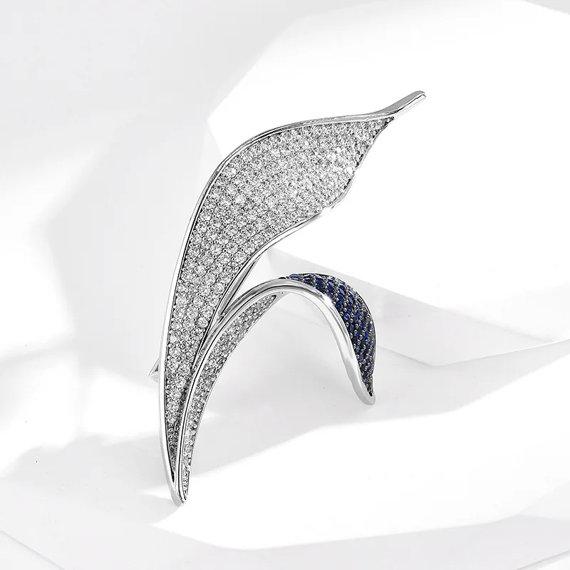 Korean Fashionable Zircon Asymmetric Leaf Brooch Elegant Temperament CZ Plant Leaves Broochespins for Unisex OL Corsage Jewelry