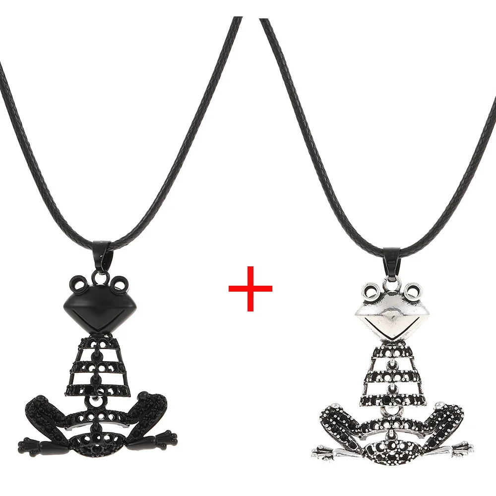 Dreuyet Retro Gothic Skull Style Pendant Necklace for Men Women Leather