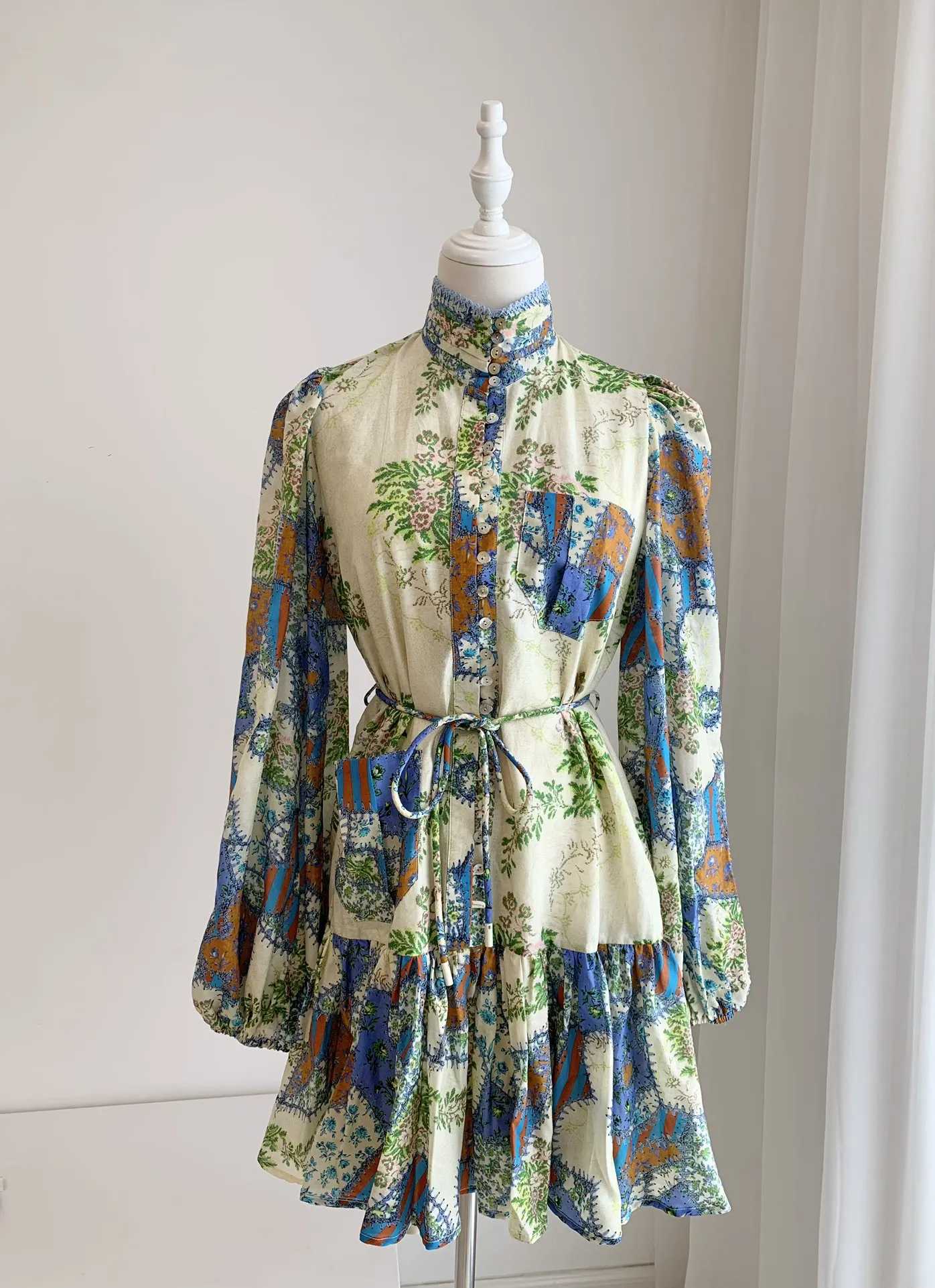 

Women Floral Printed Waist Lace-up Stand Collar Mini Dress