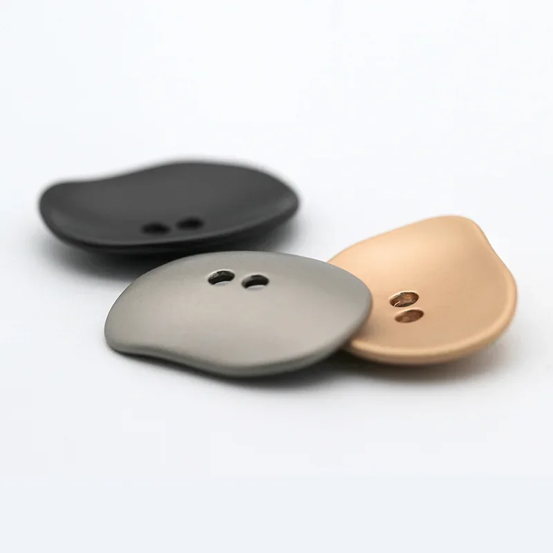 3 stk/partij 40mm hoge kwaliteit metalen knoppen voor jas met de hand genaaide knop ronde onregelmatige matte high-end kleding  15