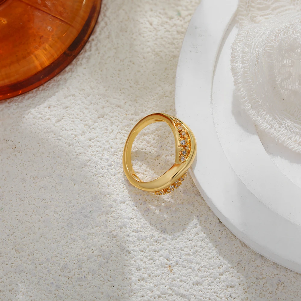 New 18K Gold Plated Crossing Smooth Metal Waterproof Rings Inlaid Cubic Zirconia Minimalist Wedding Ring Charm Jewelry Anillos