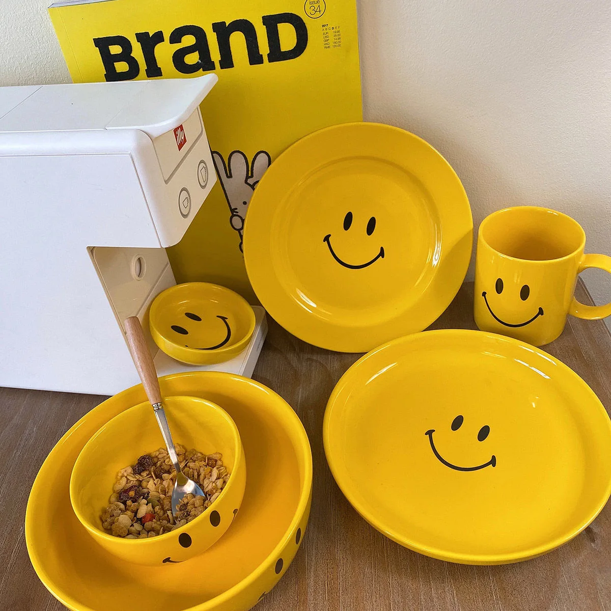 Nordic Ceramic Tableware Set Dinnerware Set Bowl High Fashion INS Yellow Cartoon Plate Soup Bowl Mug Modern Style High-End