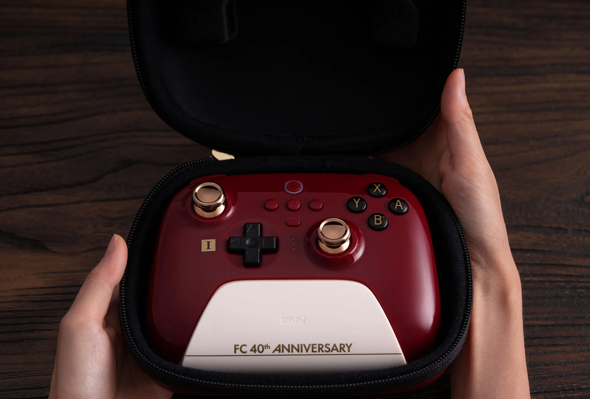 ٵ ġ  iOS  PC  е ̽ƽ, 8BitDo Ƽ Ʈѷ-F40 