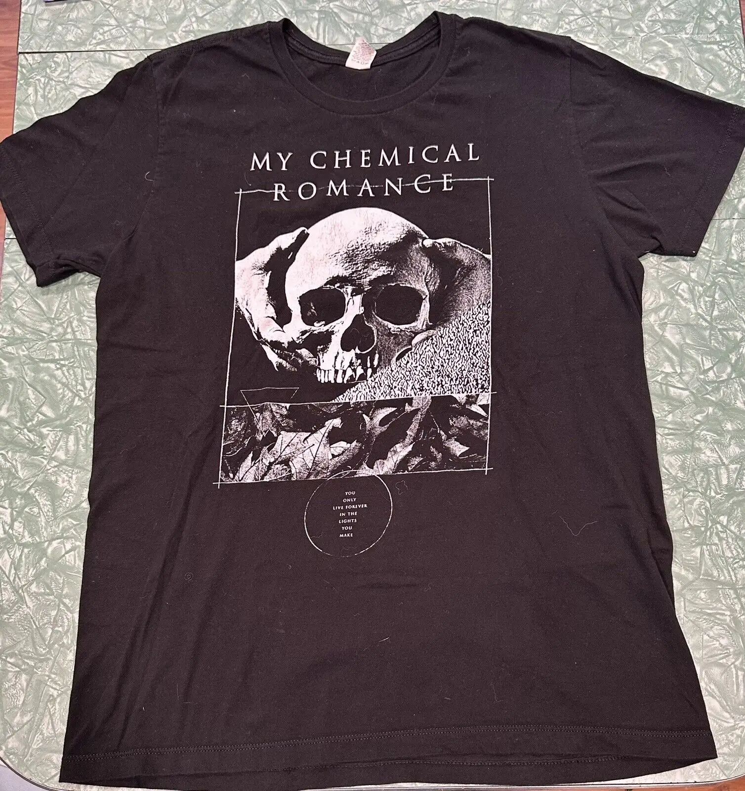 My Chemical Romance Band T-Shirt Skull Hands Solo Live Forever Light You Make Lg