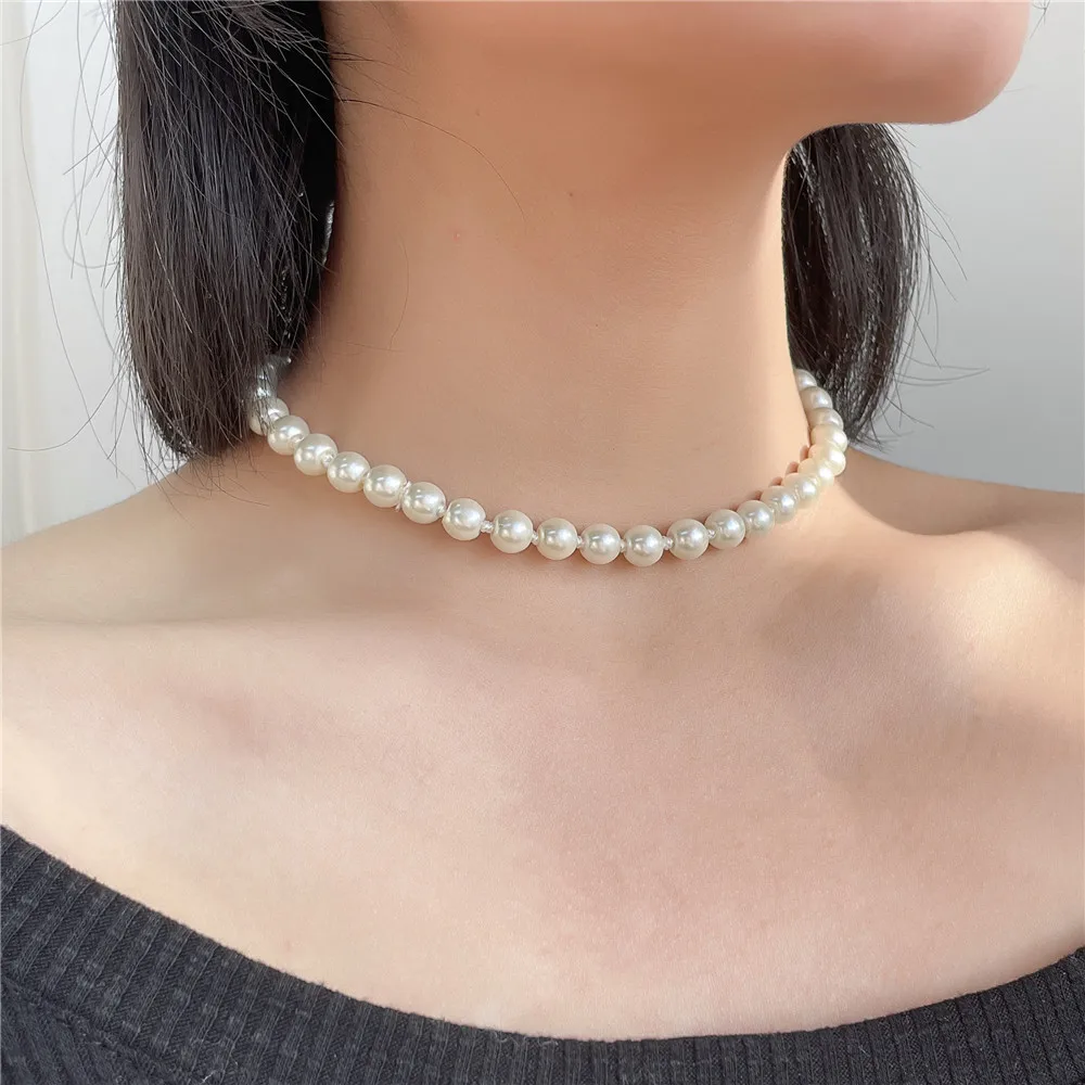 

New Fashion Elegant Pearl Choker Necklace Simple White Imitation Pearl Necklaces Women Wedding Jewelry Accessories Party Gift